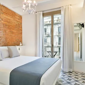 https://uma-suites-sagrada-familia.topbarcelonahotels.com